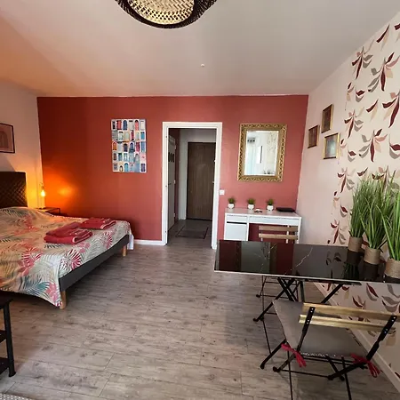 Apartamento Les De Pinel Bron